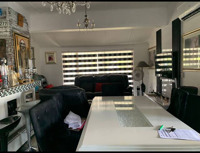 3 BEDROOM HOUSE FOR SALE IN HILLSHAVEN